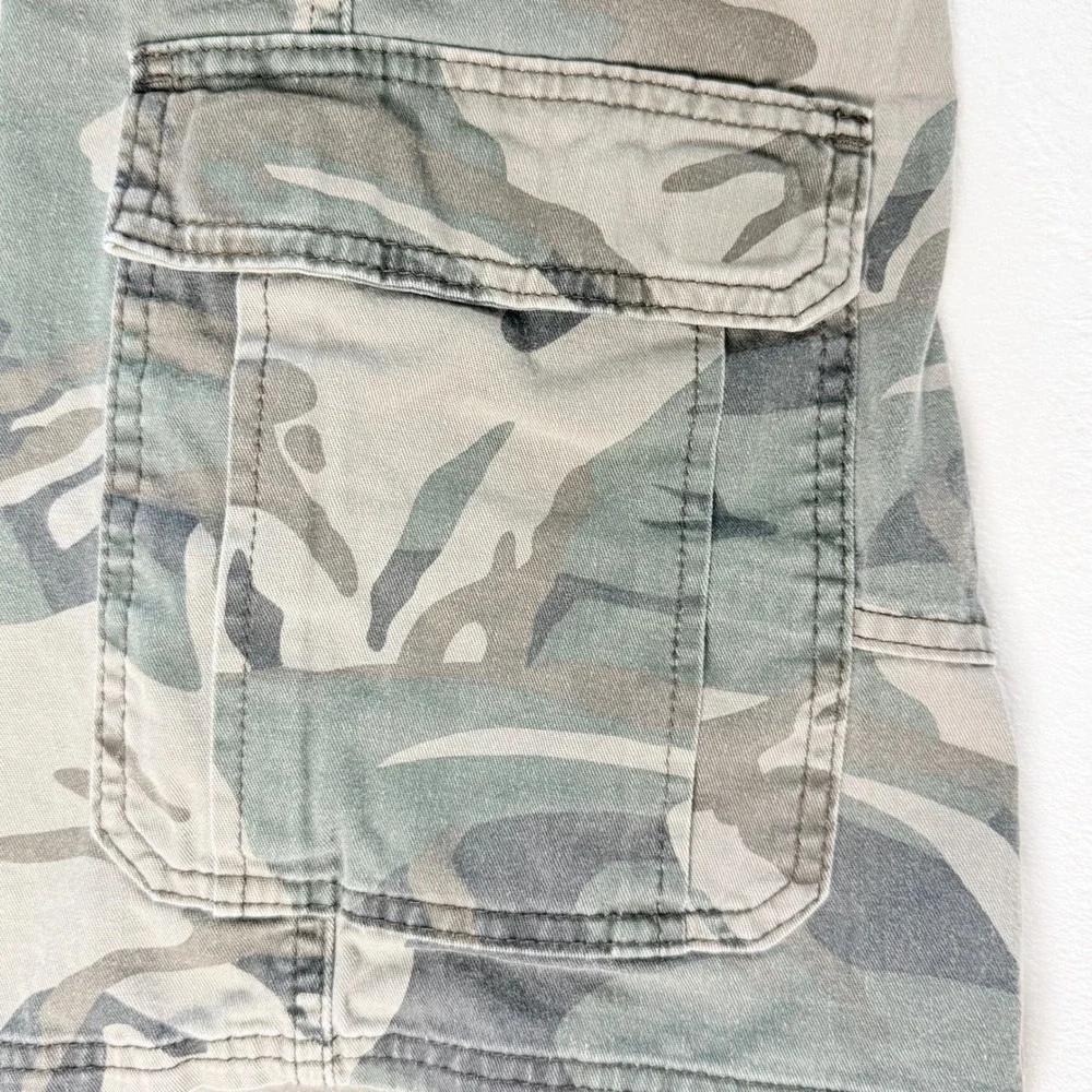 Wrangler Relaxed‎ Fit Camo Cargo Shorts Men's 36 Green Y2K Utility 10in